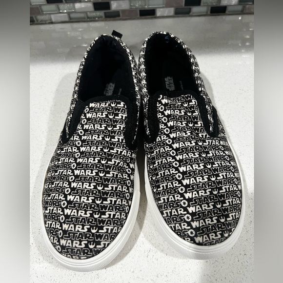 GAP Star Wars boys sneakers /size 3 - Picture 2 of 9